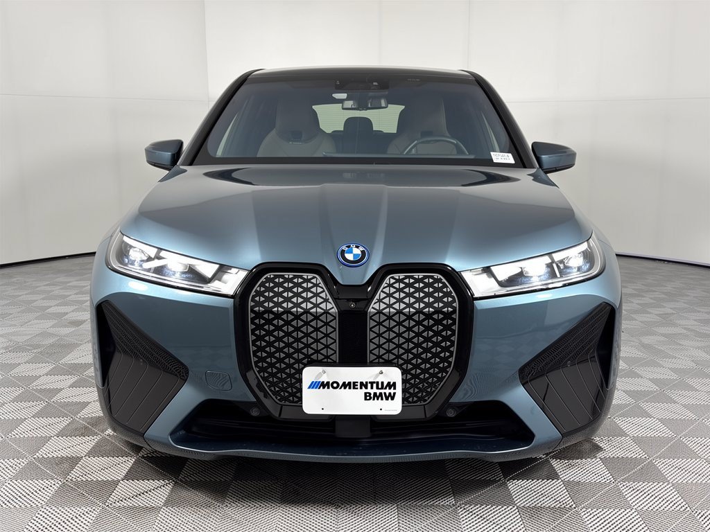 Used 2024 BMW iX xDrive50 w/ Sport Package AWD/4WD image 6