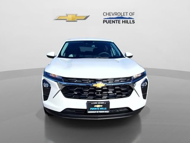 New 2026 Chevrolet Trax LS w/ LS Convenience Package FWD image 2