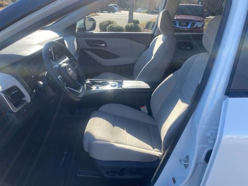 Used 2023 Nissan Rogue SV image 14