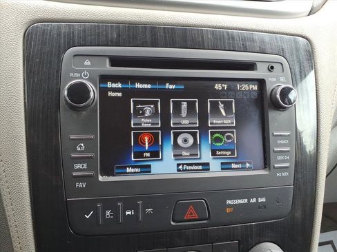 Used 2017 Chevrolet Traverse LT image 31