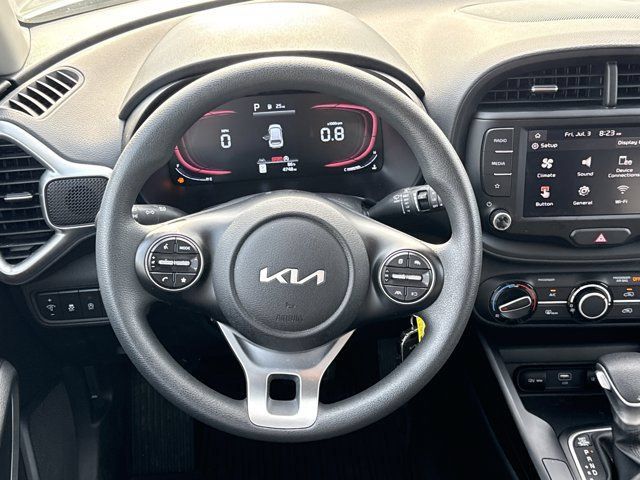 Used 2025 Kia Soul LX w/ LX Technology Package FWD image 30
