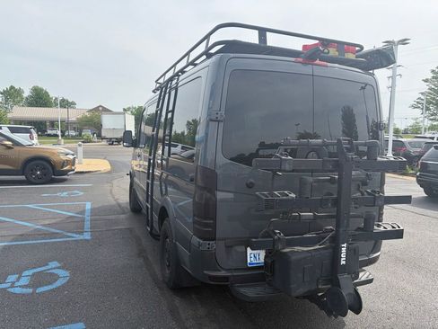 Used 2014 Mercedes-Benz Sprinter 2500 image 7