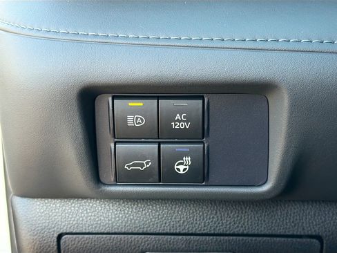 Used 2021 Toyota Highlander Limited image 36