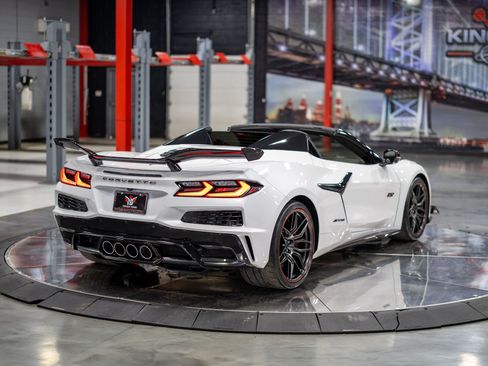 Used 2023 Chevrolet Corvette Z06 w/ Z07 Performance Package RWD image 24