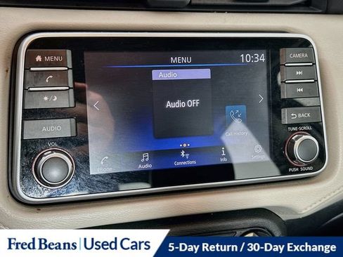 Used 2022 Nissan Versa SV FWD image 19