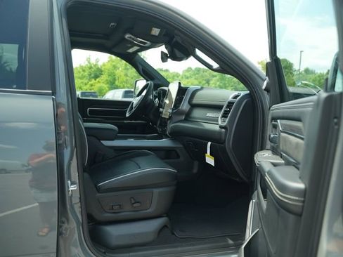 New 2026 RAM 2500 Laramie AWD/4WD image 16