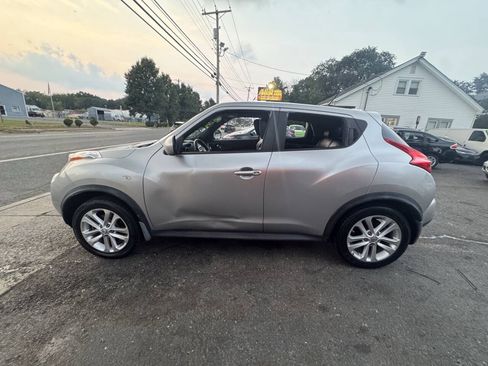 Used 2011 Nissan Juke SV AWD/4WD image 5