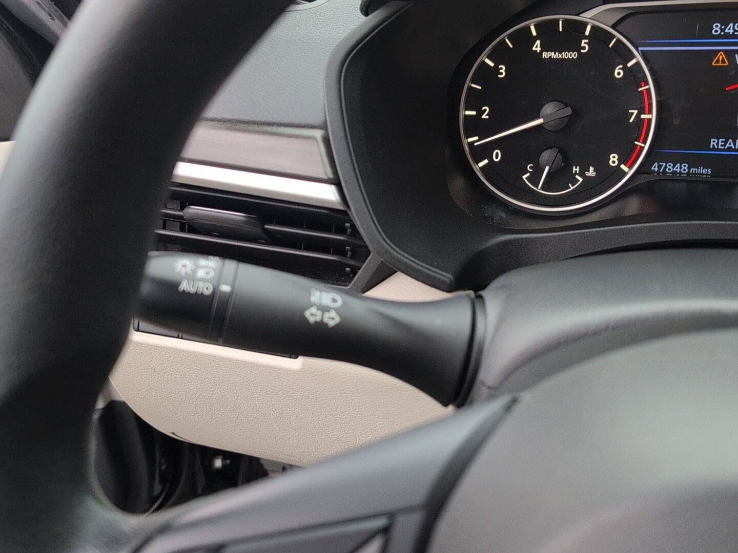 Used 2025 Nissan Altima 2.5 SV FWD image 22
