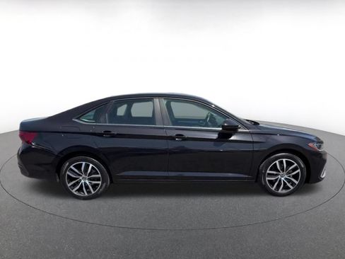Used 2025 Volkswagen Jetta SE FWD image 16