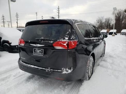 New 2026 Chrysler Voyager LX image 4