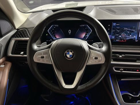 Used 2023 BMW X7 xDrive40i image 16