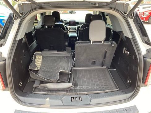 Used 2021 Ford Explorer XLT w/ Equipment Group 202A AWD/4WD image 28