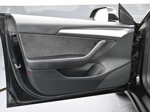 Used 2023 Tesla Model 3 Standard Range image 41