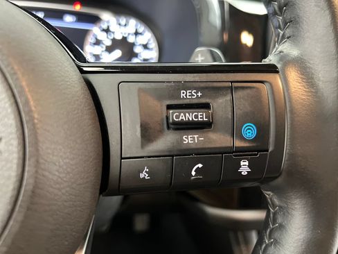 Used 2024 Nissan Pathfinder SL AWD/4WD image 51