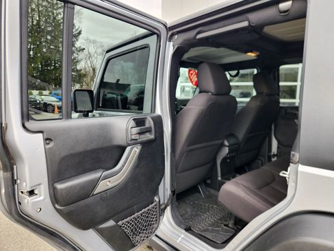 Used 2015 Jeep Wrangler Unlimited Sport w/ Quick Order Package 23S AWD/4WD image 31