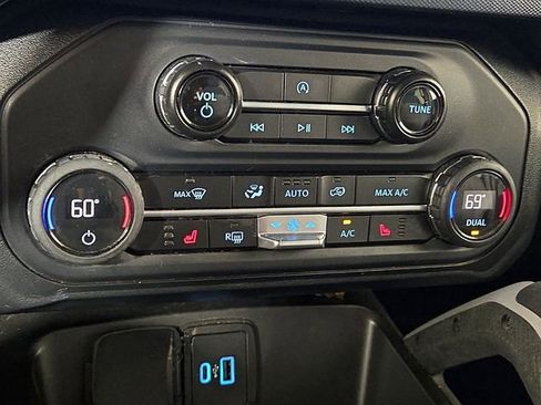 Used 2023 Ford Bronco Outer Banks AWD/4WD image 16