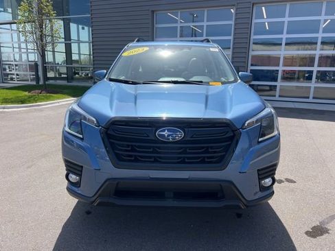 Used 2023 Subaru Forester Premium AWD/4WD image 2