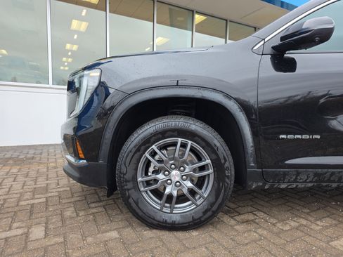 Used 2025 GMC Acadia Elevation image 10