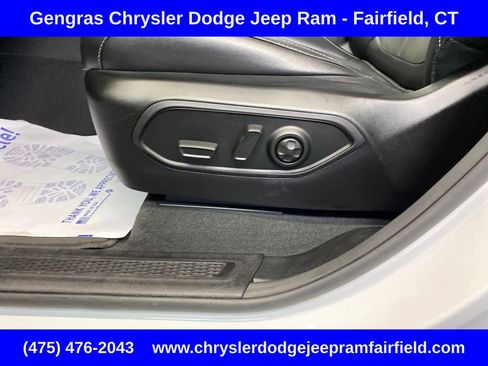 Certified 2025 Jeep Grand Cherokee Altitude AWD/4WD image 13