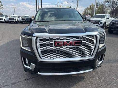 Used 2023 GMC Yukon Denali w/ Denali Reserve Package image 8