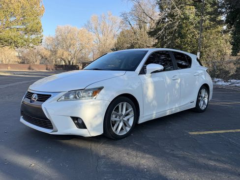 Used 2014 Lexus CT 200h image 4