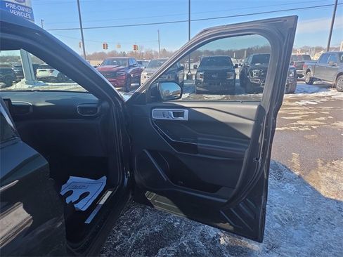 Certified 2023 Ford Explorer ST-Line w/ Class IV Trailer Tow Package image 7