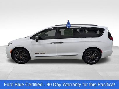 Used 2024 Chrysler Pacifica Touring-L w/ Road Tripper Package
