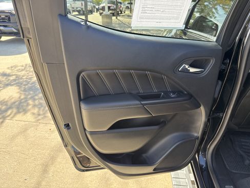 Used 2022 GMC Canyon Denali image 9