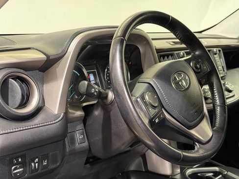 Used 2016 Toyota RAV4 XLE w/ Convenience Package AWD/4WD image 17