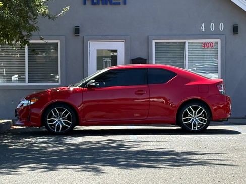 Used 2014 Scion tC FWD image 8