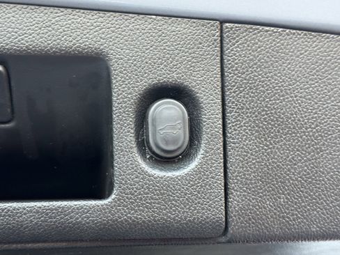 Used 2019 Chevrolet Tahoe LT image 22