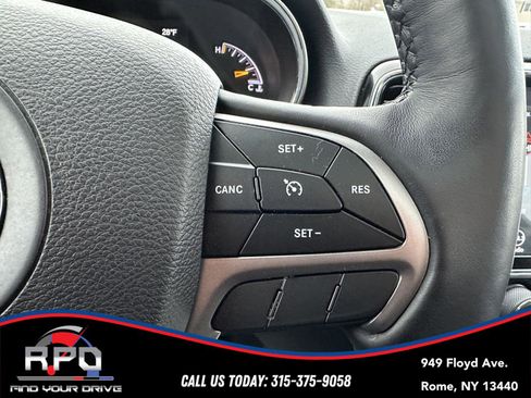 Used 2019 Jeep Grand Cherokee Limited w/ Luxury Group II image 17