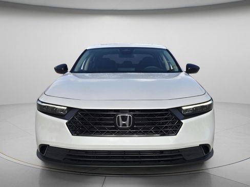 Certified 2025 Honda Accord SE image 4