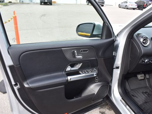 Used 2020 Mercedes-Benz GLB 250 GLB 250 image 13