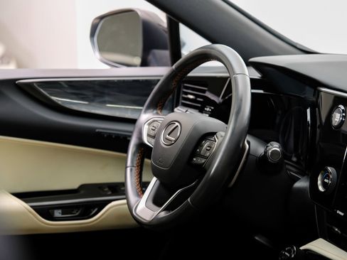 Used 2023 Lexus NX 250 FWD w/ Towing Package (2000 Lbs) image 18