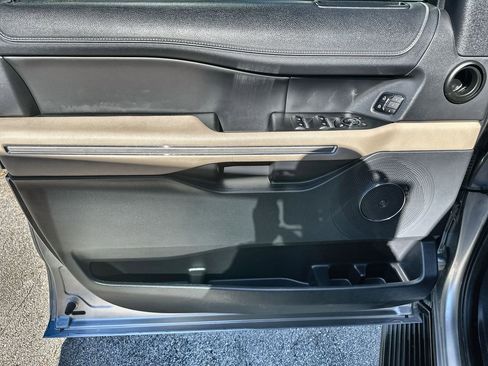 Used 2024 Ford Expedition Max Limited image 23