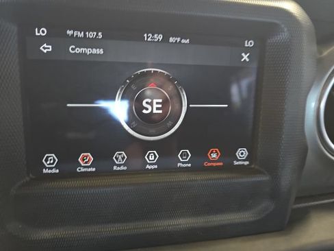 Used 2019 Jeep Wrangler Unlimited Sahara AWD/4WD image 24