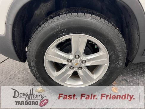 Used 2019 Chevrolet Trax LT w/ LT Convenience Package image 17