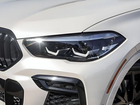 Used 2023 BMW X6 xDrive40i w/ M Sport Package AWD/4WD image 3