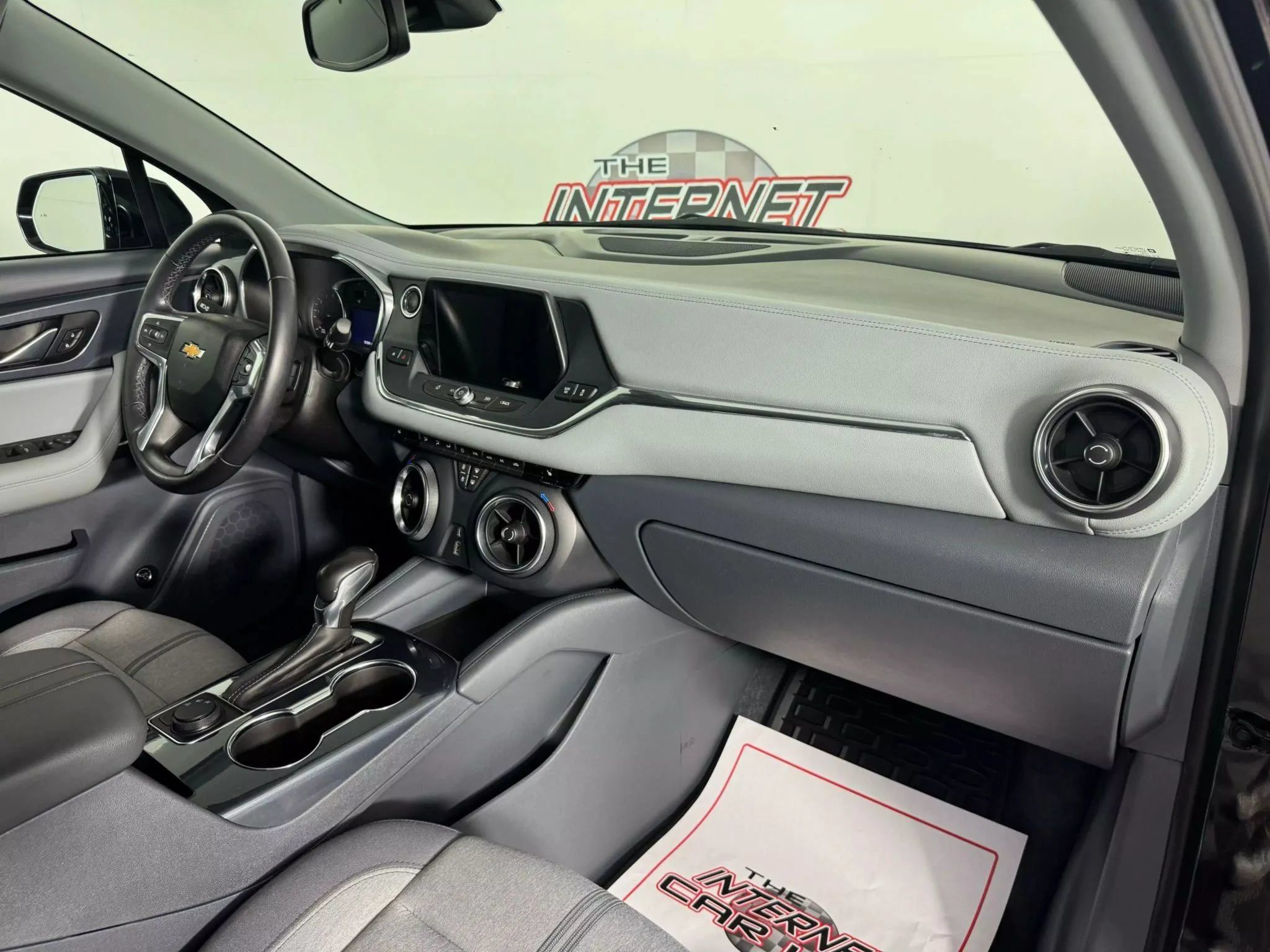 Used 2020 Chevrolet Blazer LT FWD image 12