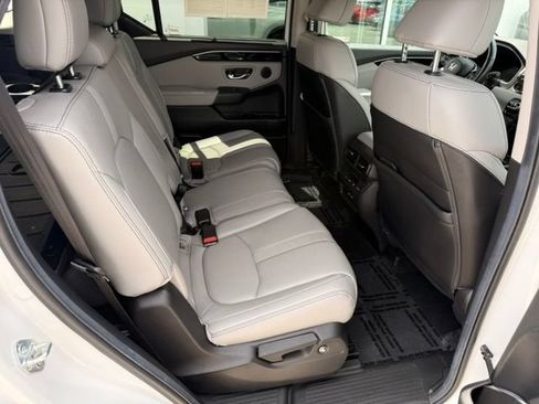 Used 2024 Honda Pilot EX-L image 17
