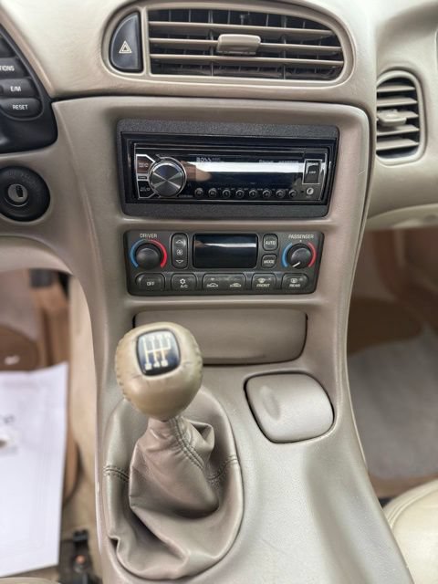 Used 2004 Chevrolet Corvette Convertible w/ Preferred Equipment Group RWD image 10