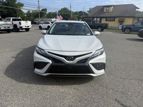 Used 2024 Toyota Camry XSE FWD image 8
