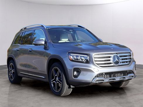 New 2026 Mercedes-Benz GLB 250 4MATIC image 3