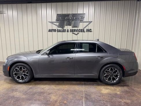 Used 2018 Chrysler 300 S AWD/4WD image 3
