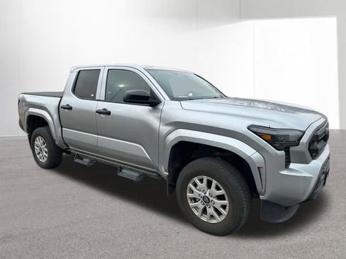 Used 2024 Toyota Tacoma SR image 11