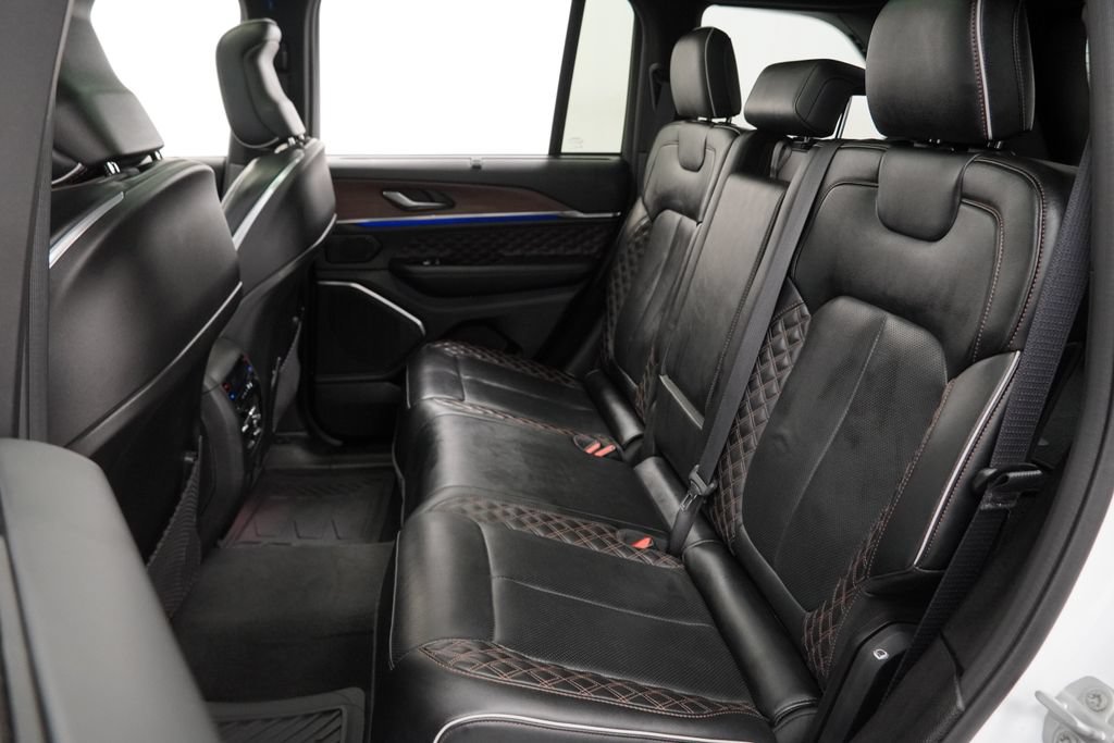 Certified 2022 Jeep Grand Cherokee Summit w/ Adv Protech Group IV AWD/4WD image 11