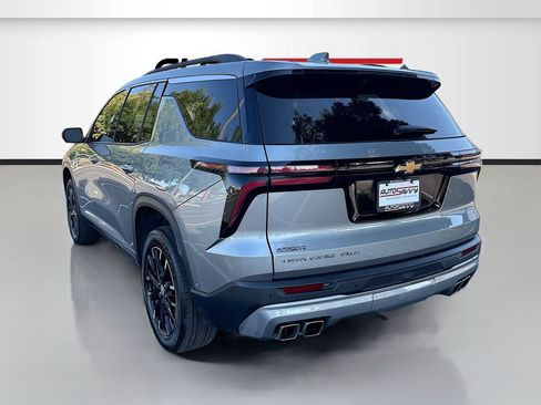 Used 2025 Chevrolet Traverse LT w/ Enhanced Driving Package AWD/4WD image 5