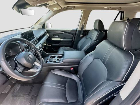 Used 2025 Honda Pilot Elite image 19