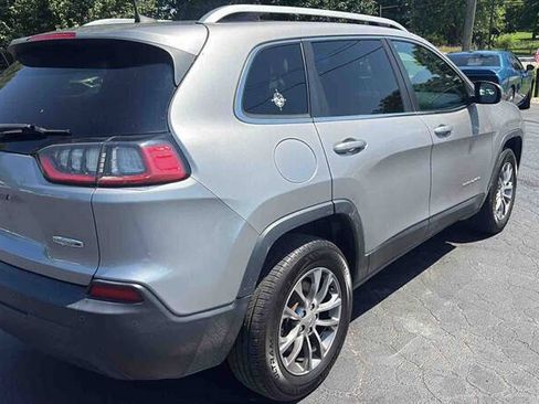 Used 2021 Jeep Cherokee Latitude Plus w/ Mopar Interior Package AWD/4WD image 8